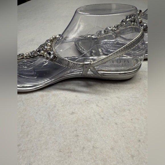 Unisa Women’s 9.5 Silver Leather‎ Rhinestone Sandals - Picture 3 of 8